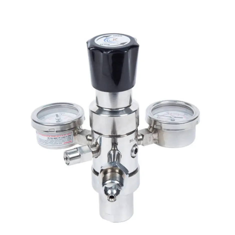 DOUBLE STAGE PRESSURE REGULATOR SS & BRASS - 3 DOUBLE STAGE PRESSURE REGULATOR SS & BRASS - 3